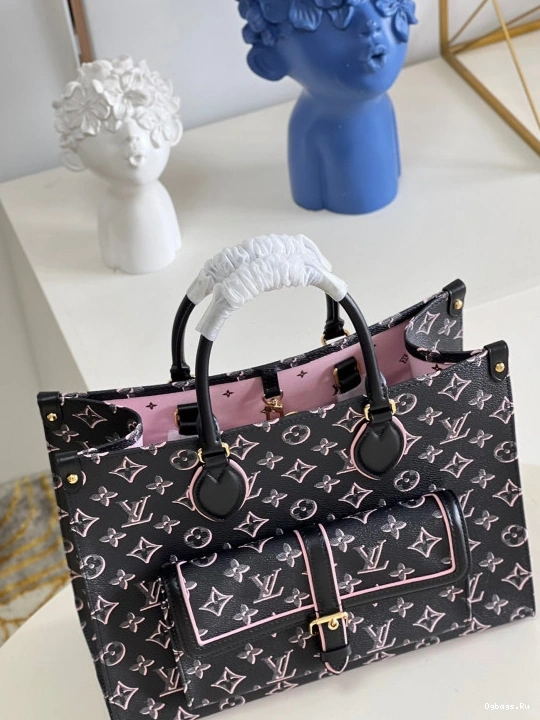 LOUIS ONTHEGO VUITTON 0401